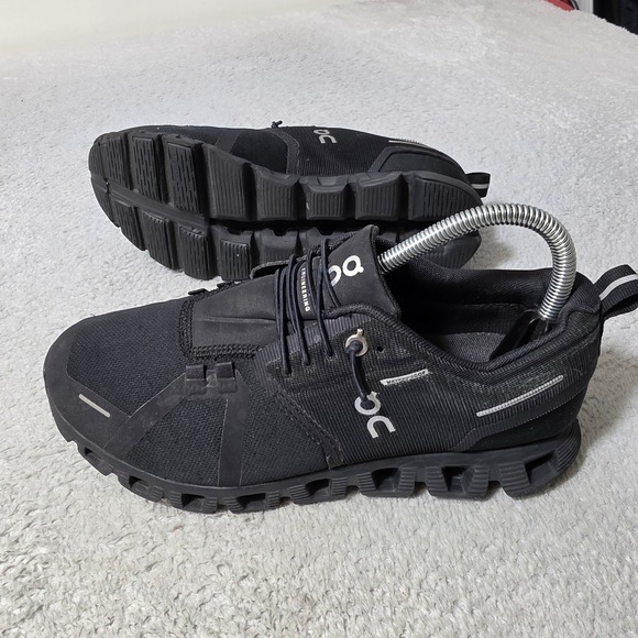 On Running Shoes - On Running Cloud Waterproof Women Size 8 Black Sneakers 59.98838 Excellent